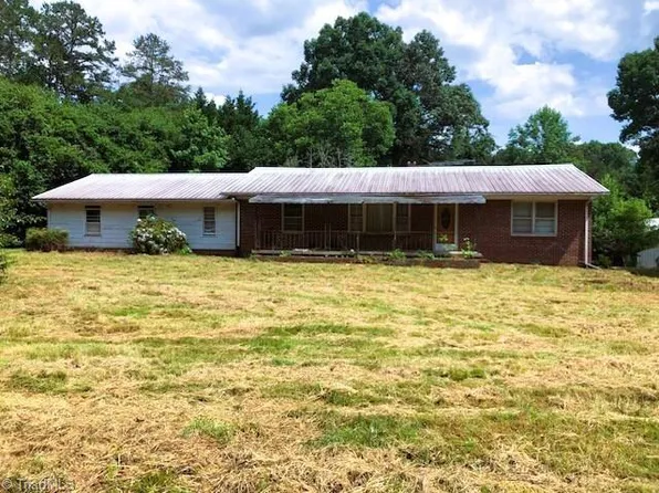 819 Sawyersville Rd, Asheboro, NC 27205