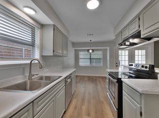 5720 Greenfield Dr, Watauga, TX 76148