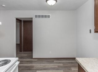 Jebens Court Apartments, Davenport, IA 52804