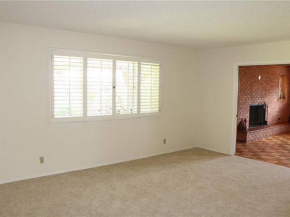 5th image of 9904 Suez Ave