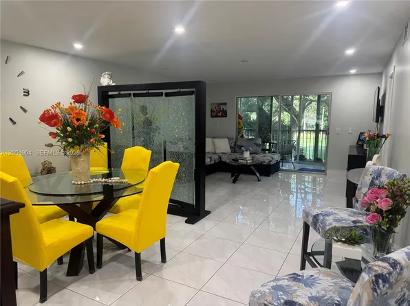 1011 SW 125th Ave #207M, Hollywood, FL 33027