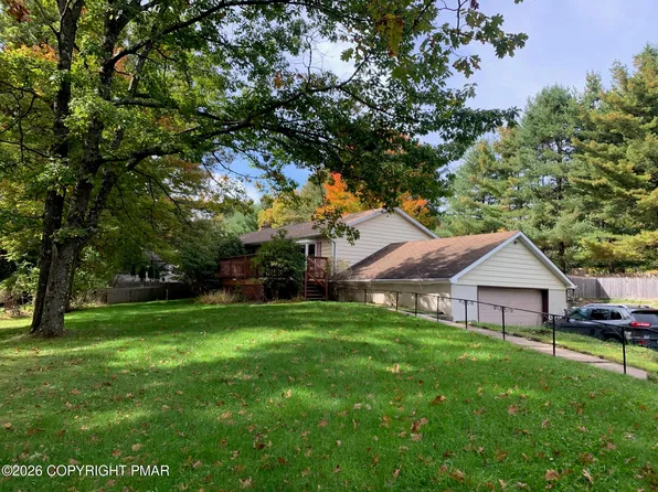 5 Cobblewood Dr, Mount Pocono, PA 18344