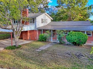 500 E Williams St, Saint Jo, TX 76265
