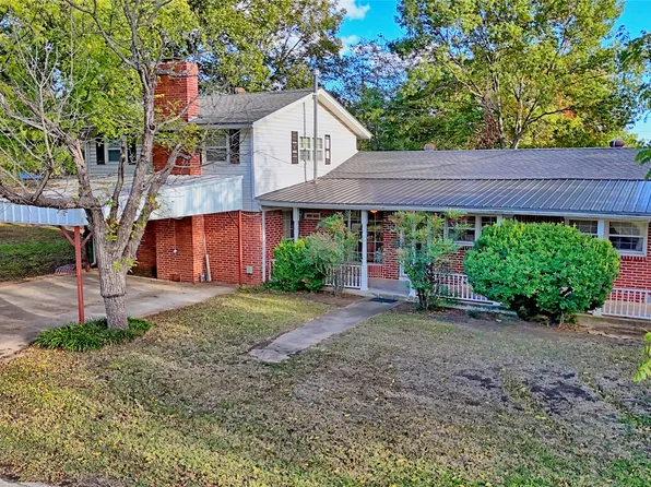 500 E Williams St, Saint Jo, TX 76265