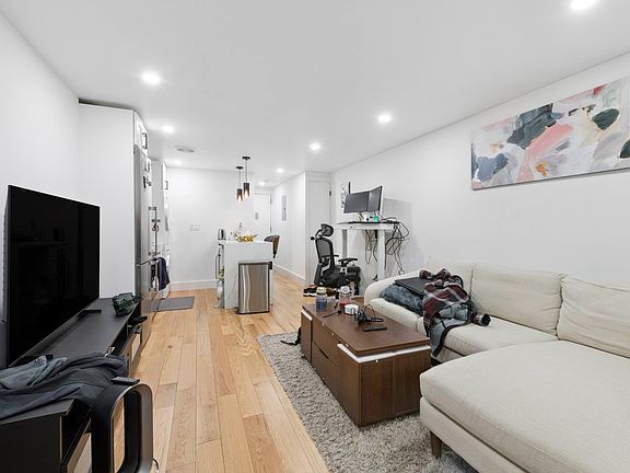 2nd image of 20 E 22nd St #2G