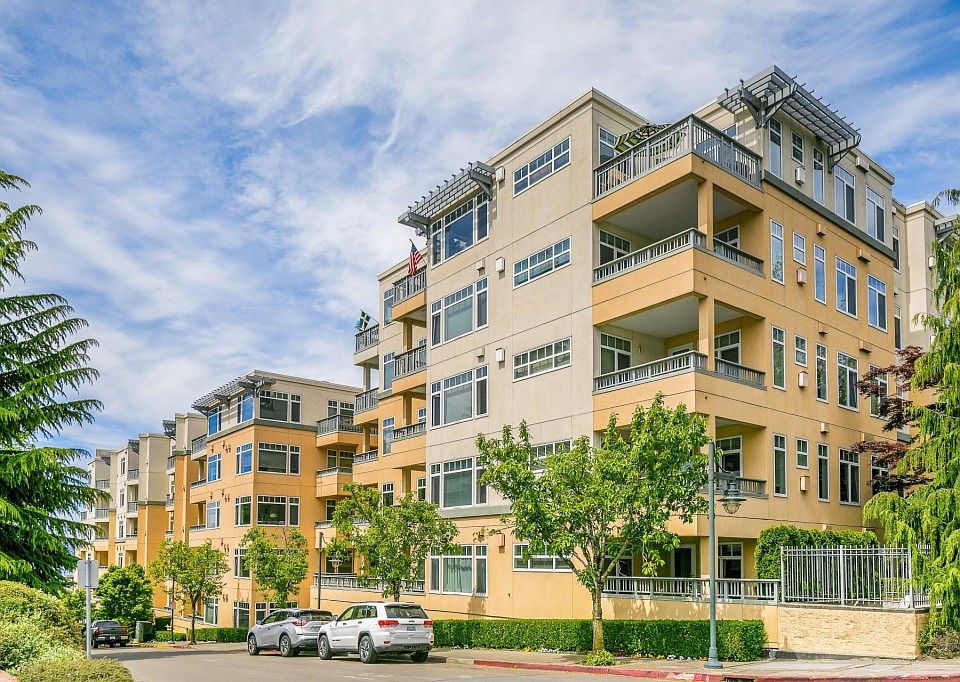 1st image of 109 2nd St S APT 324
