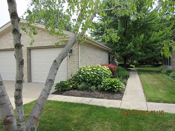 2nd image of 300 Lake Lawn Ct