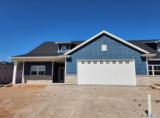 N9063 Southtowne Dr, Menasha, WI 54952