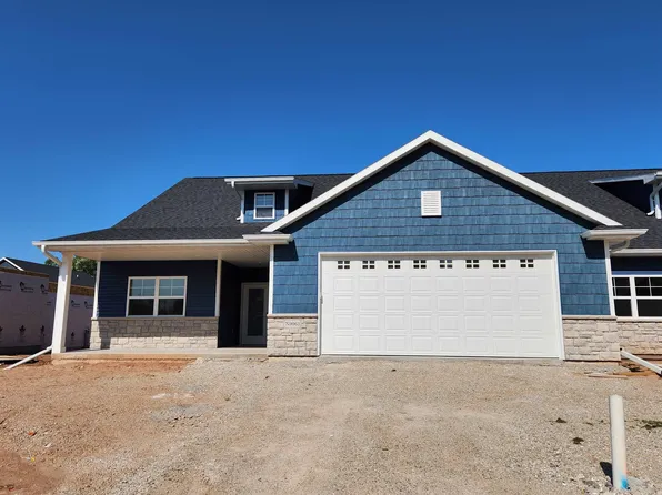 N9063 Southtowne Dr, Menasha, WI 54952