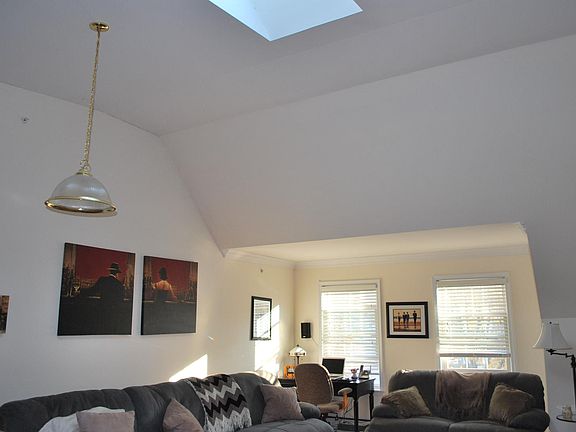 3rd image of 214 Main St Unit 301