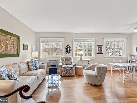 4th image of 3264 Valley Dr