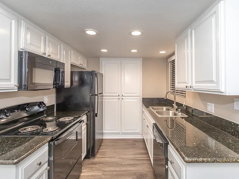 Mosaic Apartment Homes — Photo 30
