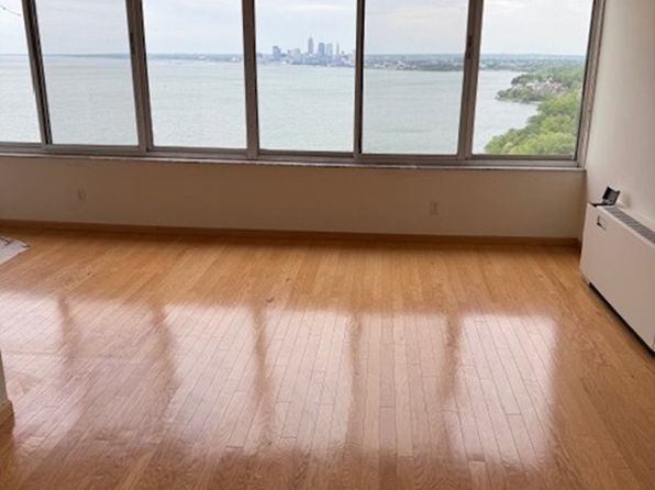 12900 Lake Ave PENTHOUSE 39