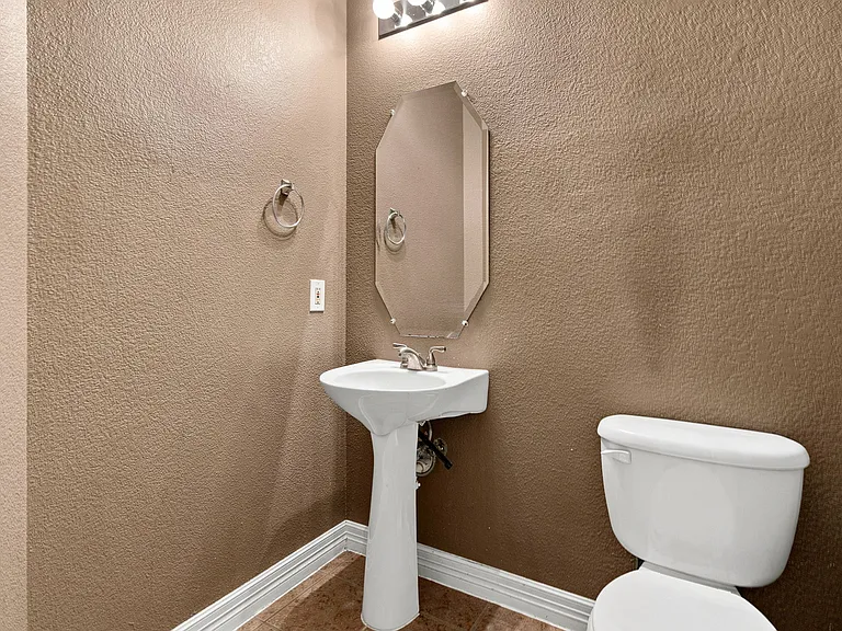 4608 Brighton Dr — Photo 16
