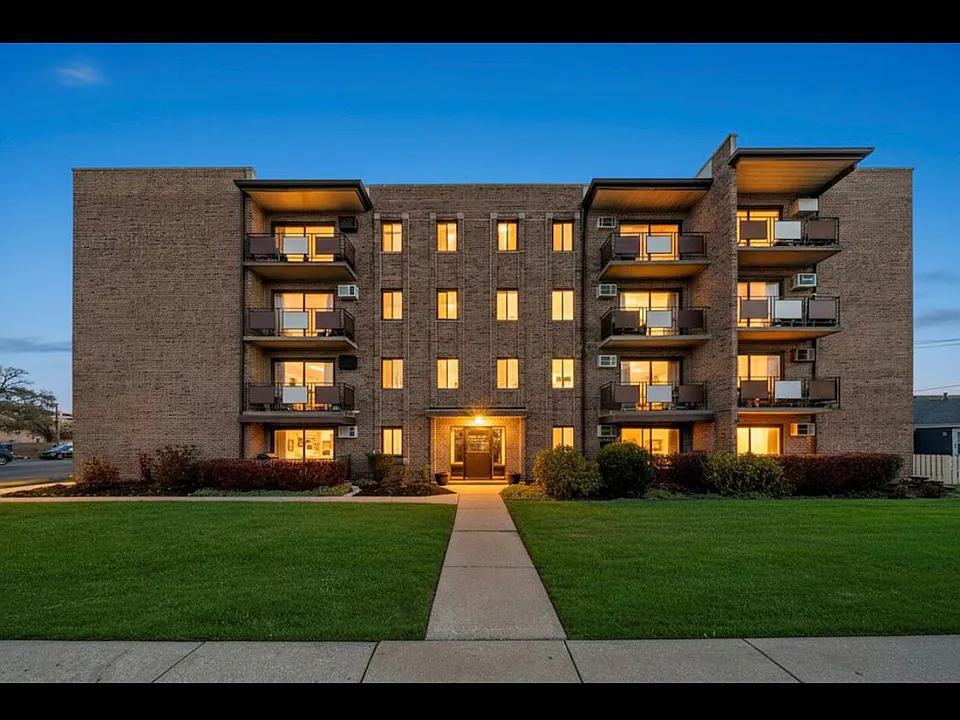 7945 S Oketo Ave #205