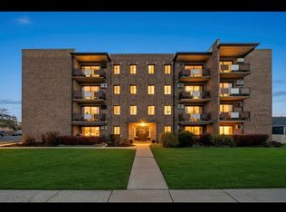 7945 S Oketo Ave APT 205, Bridgeview, IL 60455