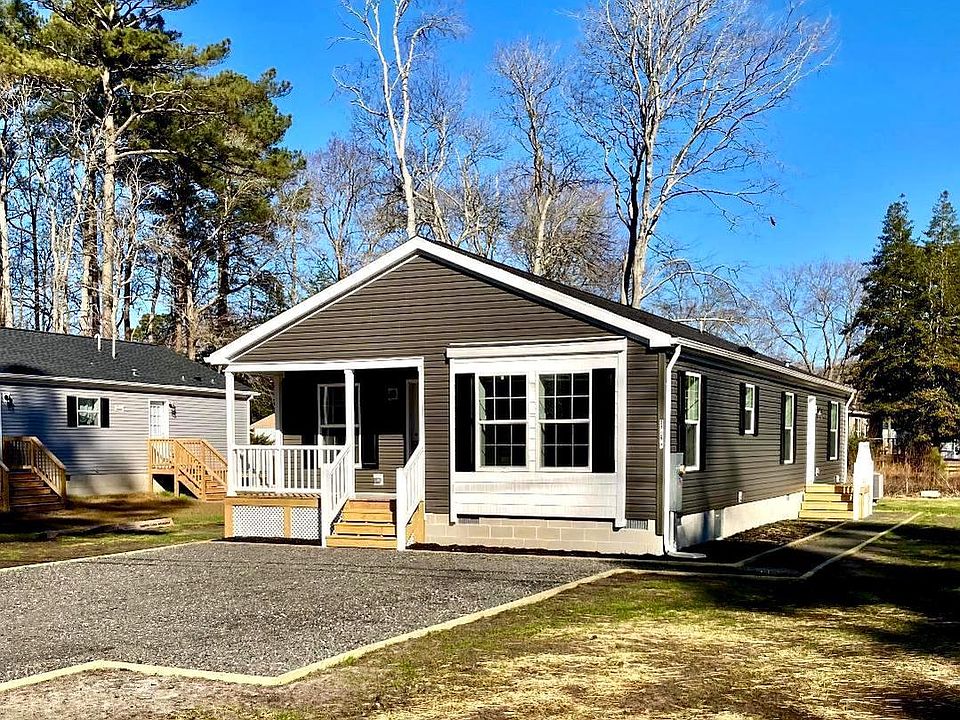 1st image of 37277 Mississippi Dr