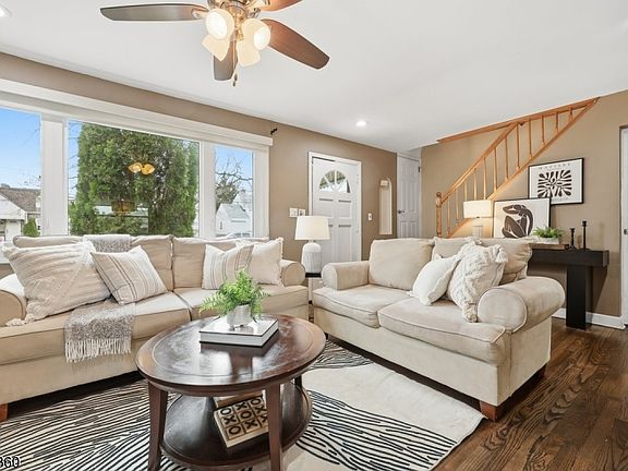 3rd image of 444 Wheaton Rd