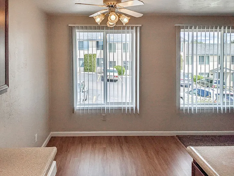 Apartment in West Salem near banks, shopping areas, bus lines, and downtown! ~ Colonial — Photo 80