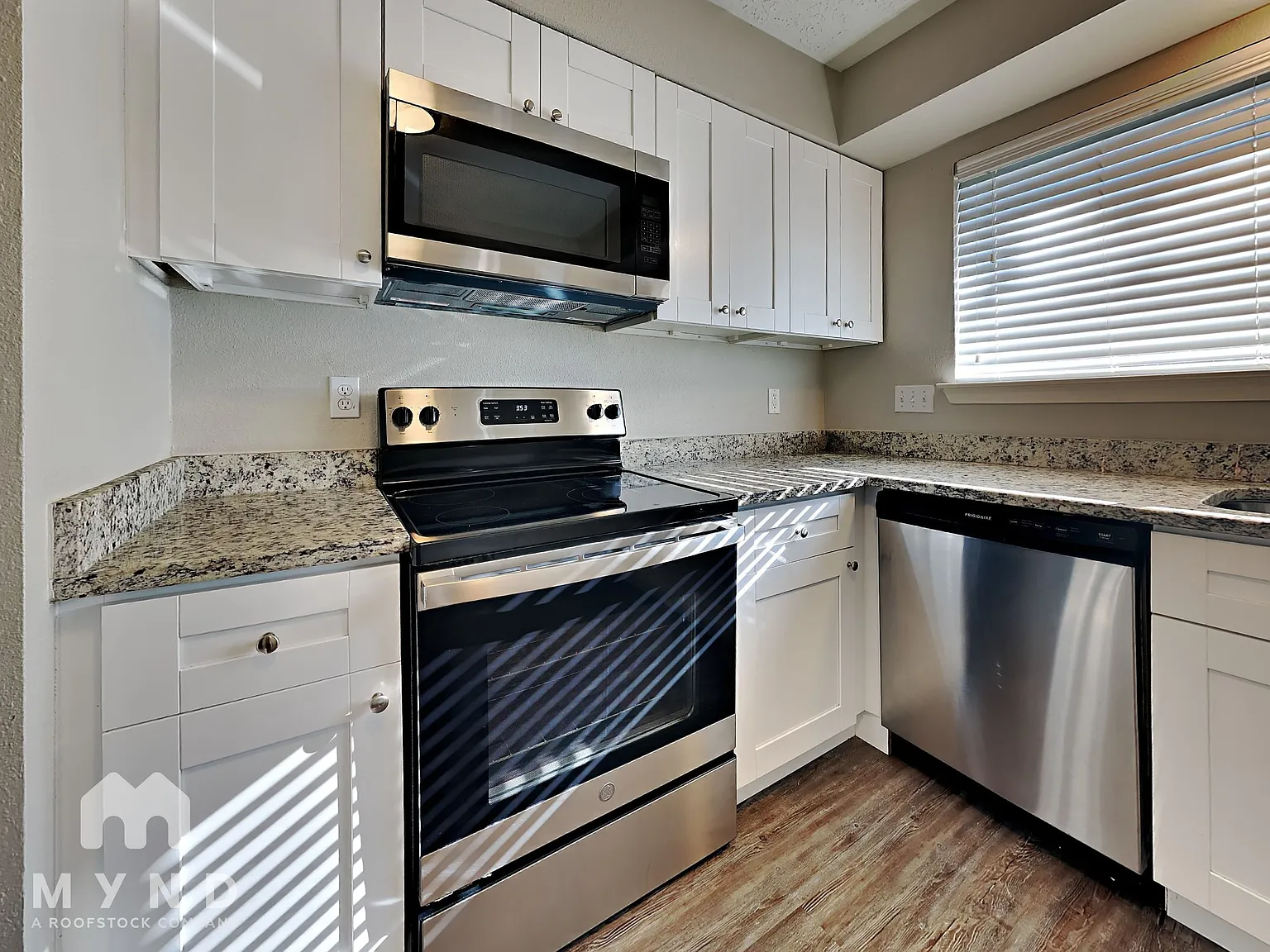 3 bed, 2.0 bath, 1360 sqft, $1,699 — Photo 1