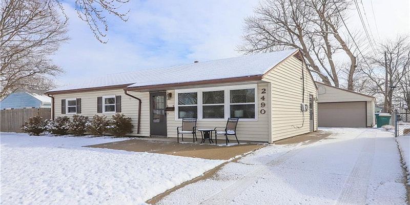 1st image of 2490 Dunhill Pl