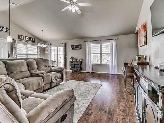 3rd image of 4508 Hunter Blvd