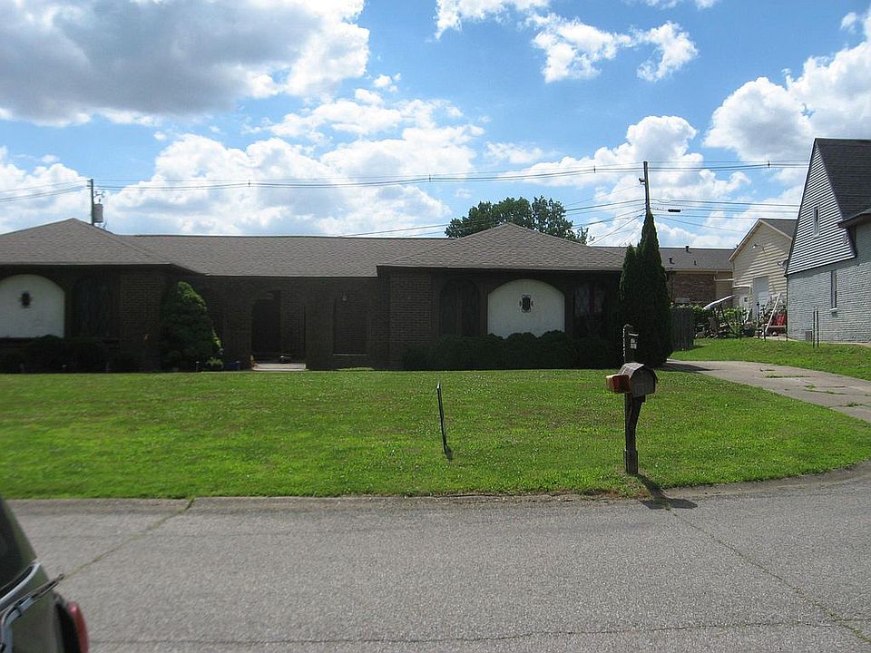 2nd image of 5033 Kenwood Ct #A