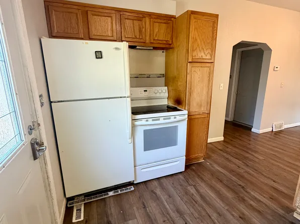 1242 Dakota Ave S #1242, Huron, SD 57350
