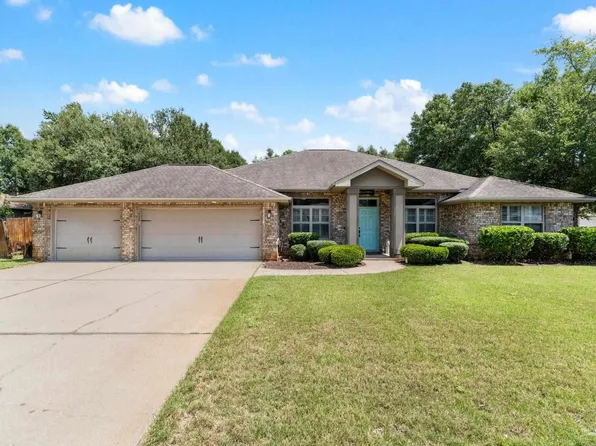 2964 Albatross Dr, Navarre, FL 32566