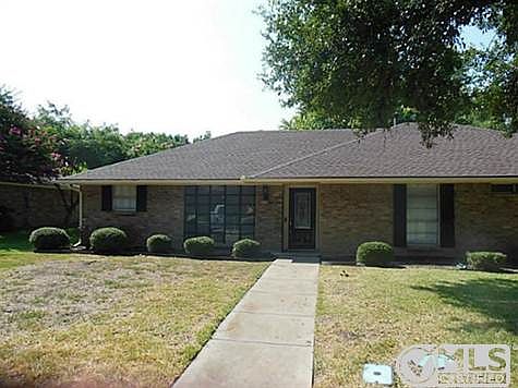 1st image of 998 Birchwood Ln