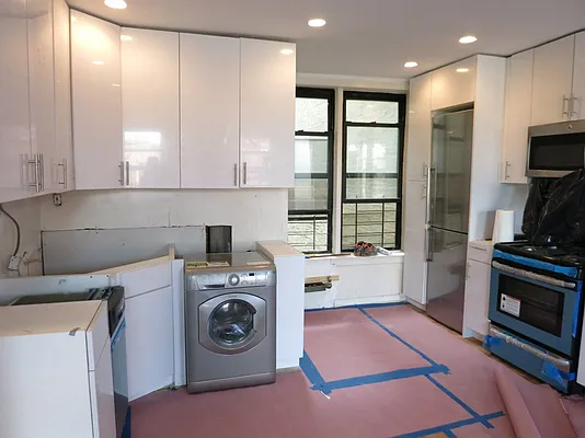 Rented by Bohemia Realty Group | media 12