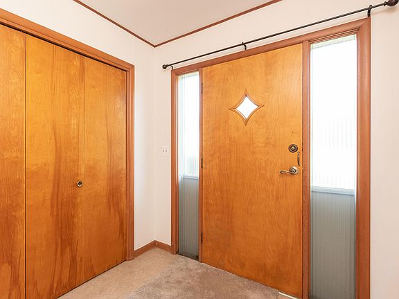 3rd image of 1725 Charter Ave