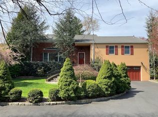 500 Pinebrook Blvd, New Rochelle, NY 10804