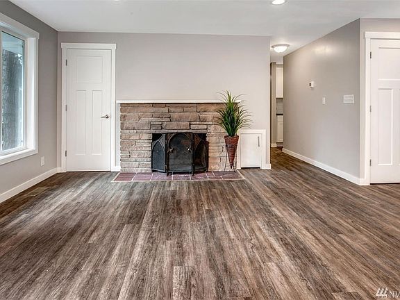 5th image of 7215 198th St SW