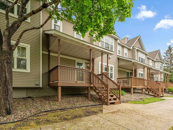 2nd image of 29 River Bend Pl