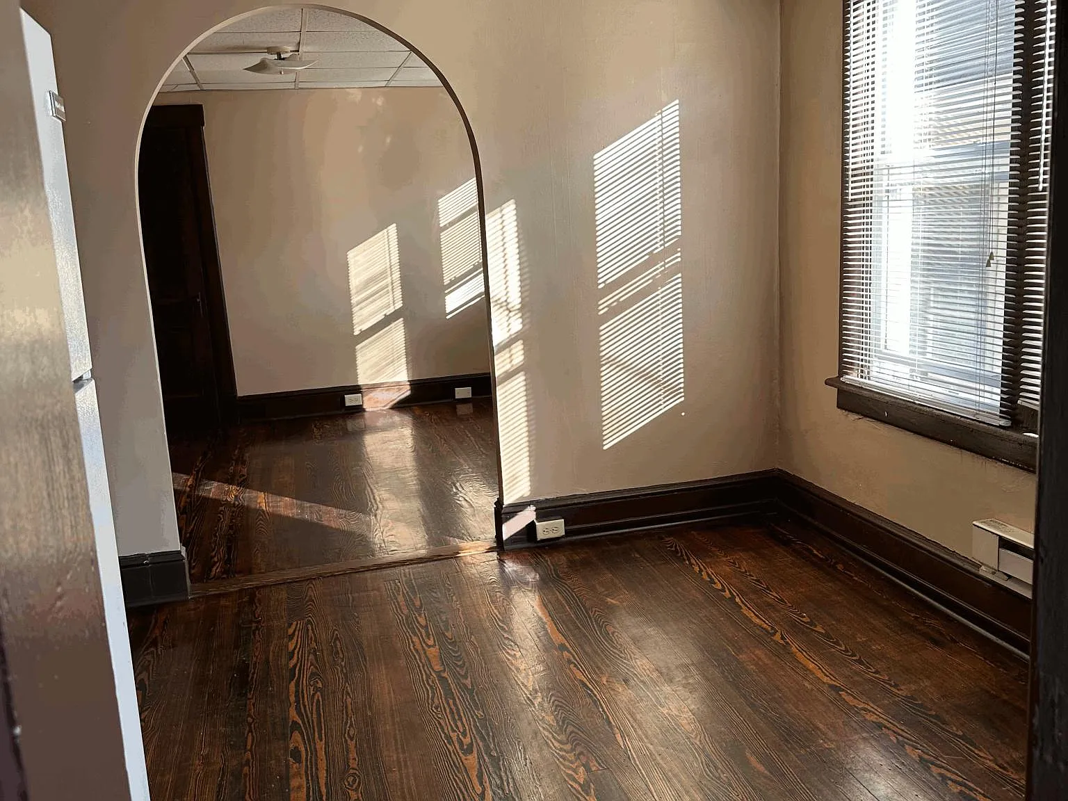 229 N Locust St — Photo 2