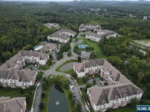 1218 Warrens Way, Wanaque, NJ 07465