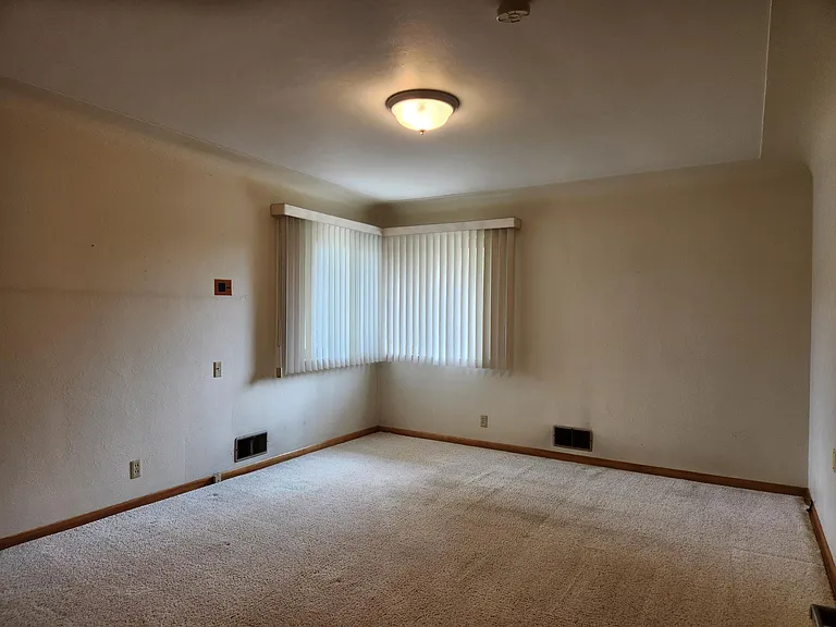 1326 Fremont Ct — Photo 11