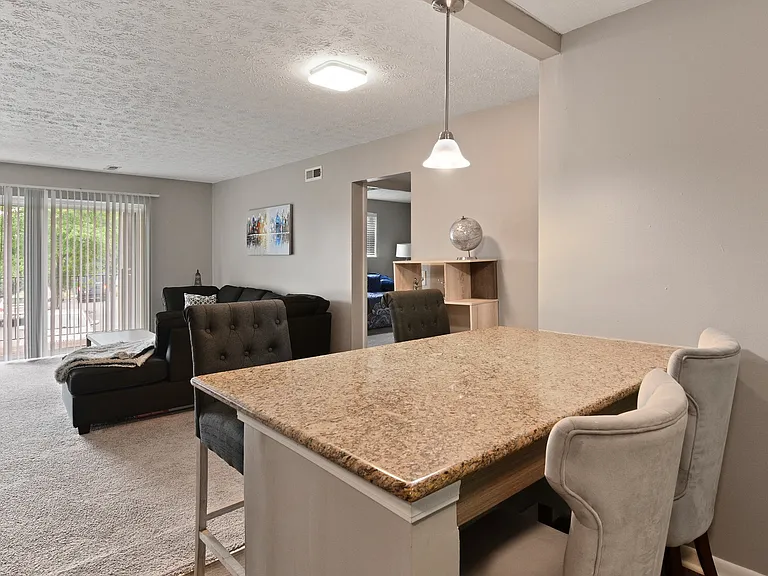 Heritage Hill Estates Apartments — Photo 2