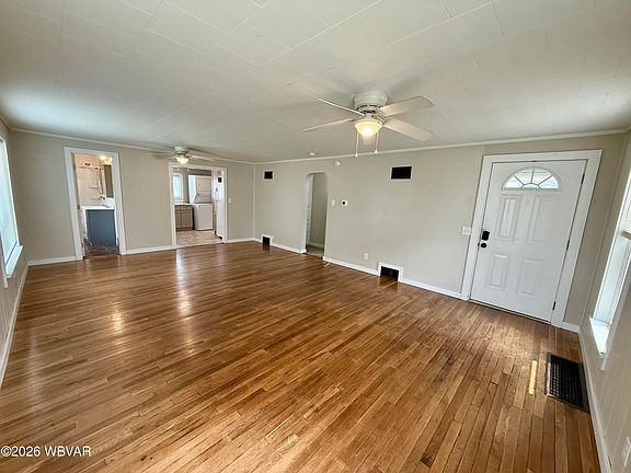 3rd image of 327 Elm St