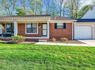 27996 Thorntree Ln, Harrison Township, MI 48045