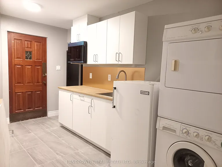 8 Clareville Cres — Photo 6