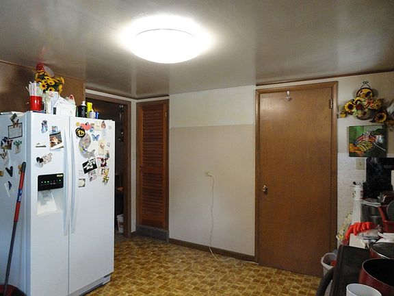 2nd image of 407 Sherman Ave