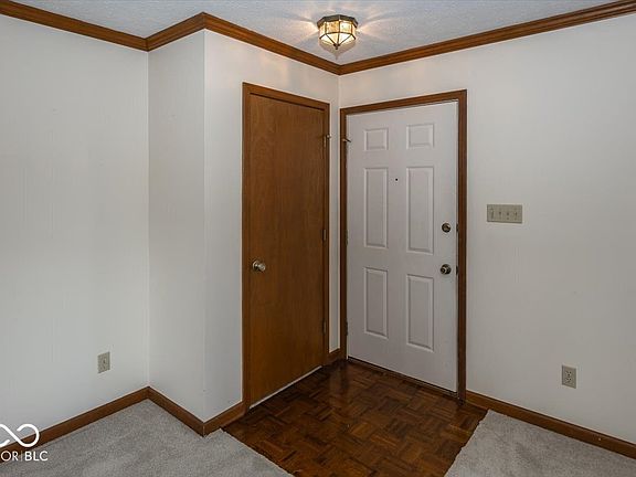 3rd image of 825 Eagle Pkwy