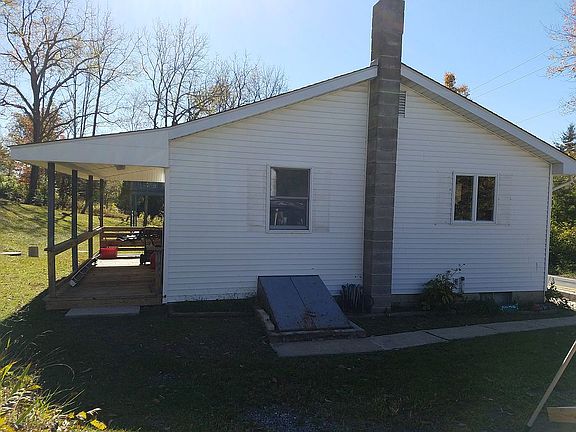 Rear entrance deck.