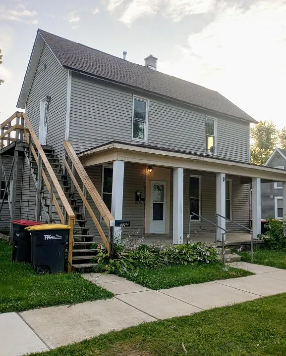 422 N Indiana St