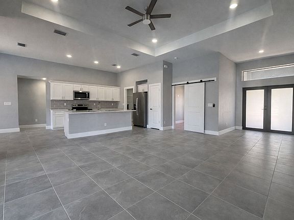 4th image of 3545 NW 41st Ave