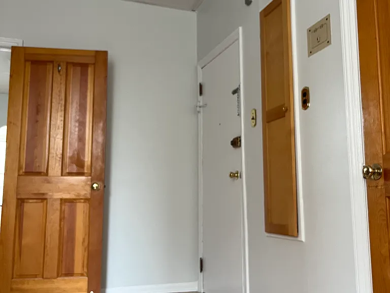 136 Coles St #1 — Photo 15