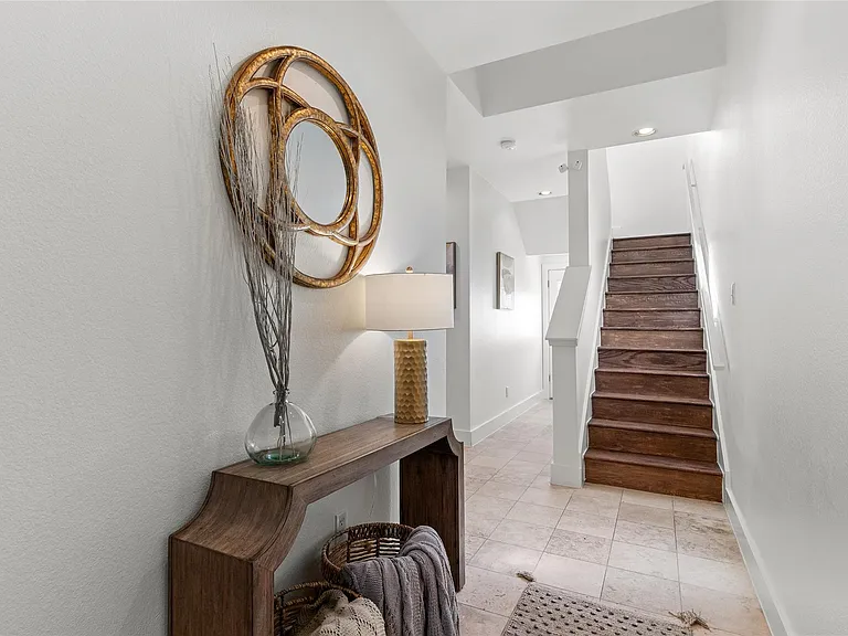 4830 Cedar Springs Rd #3 — Photo 2