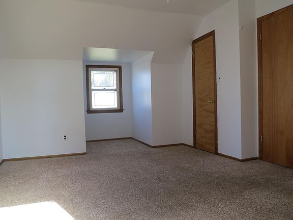 4th image of 43 Birchwood Dr N #2